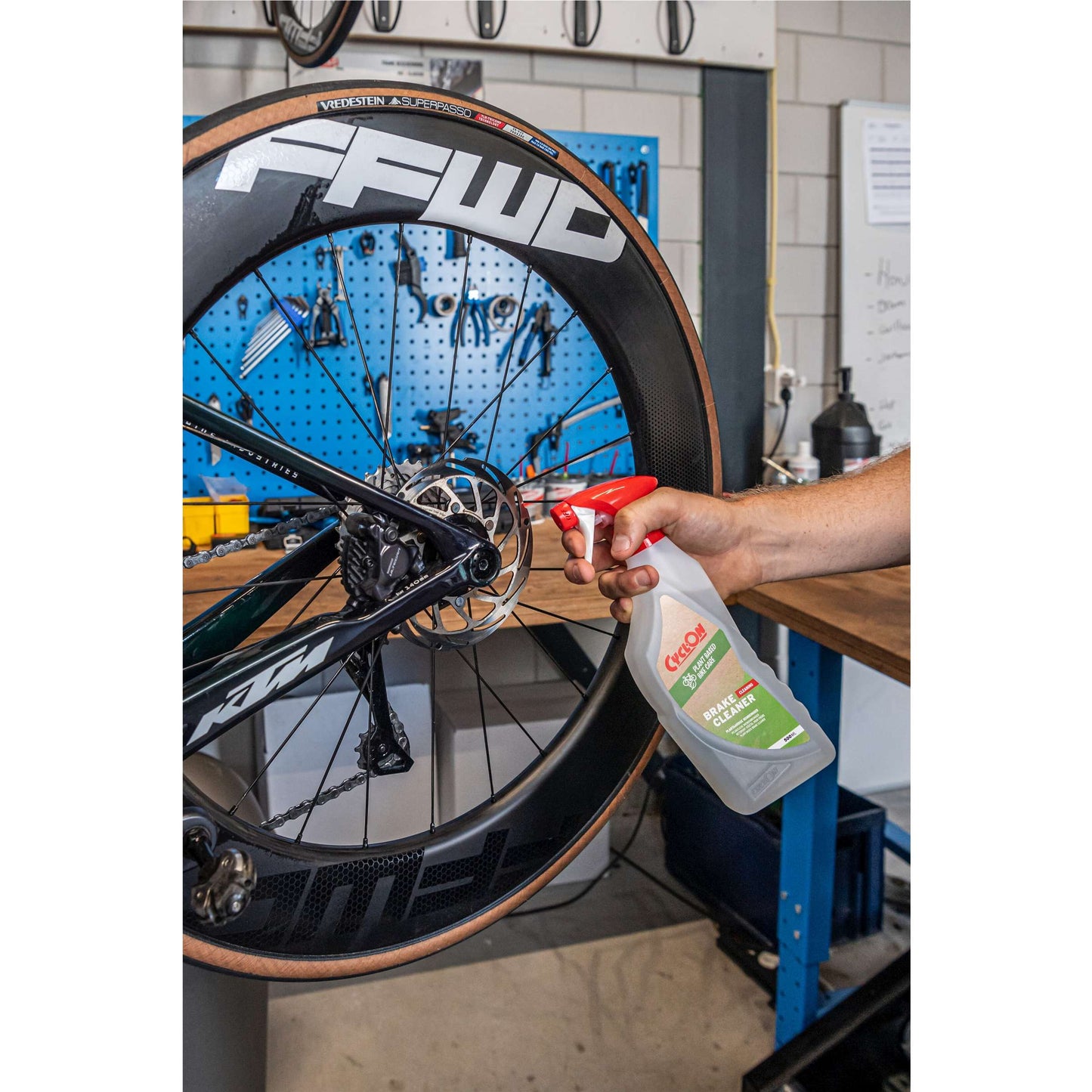 Sproeifles à base de plante de nettoyage de frein à cyclon 500 ml
