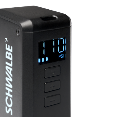 Pompe Schwalbe e-micro avec adaptateur de tête de pompe scv