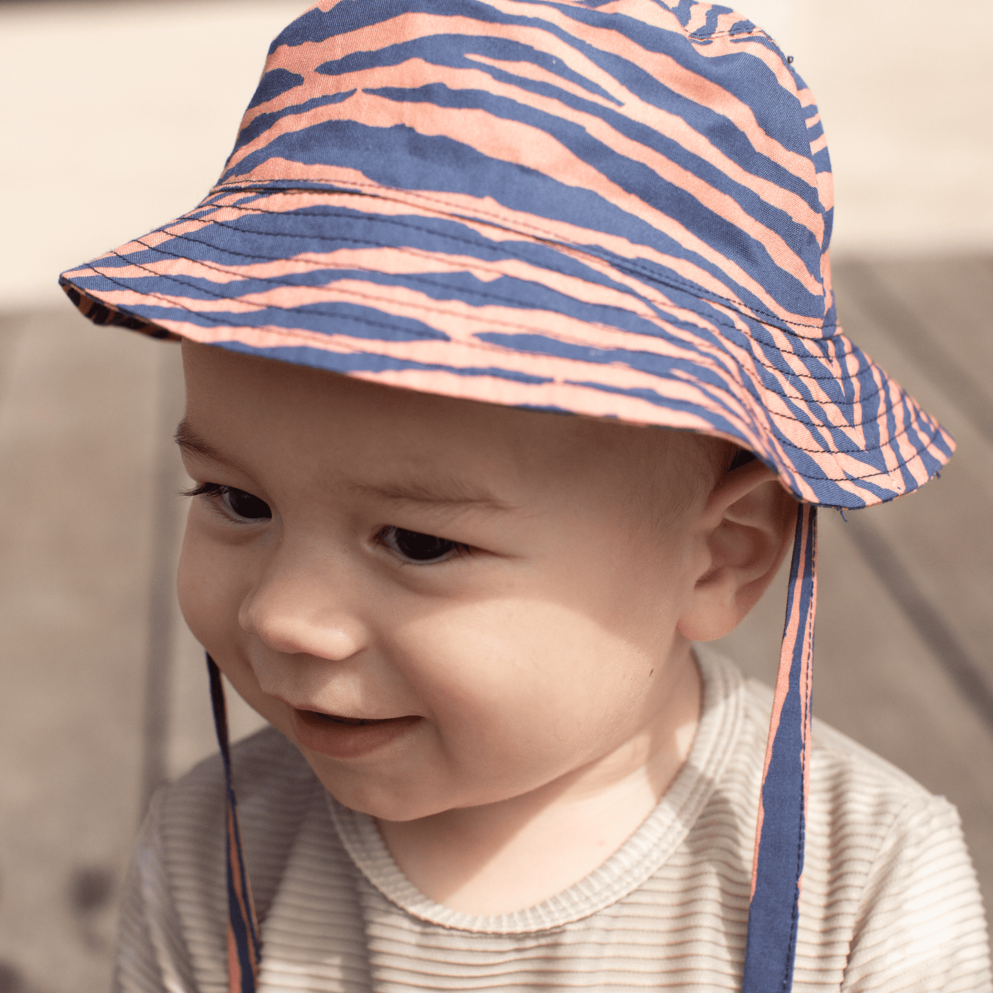 Rayures vibrantes | Chapeau de soleil UV Orange Blue