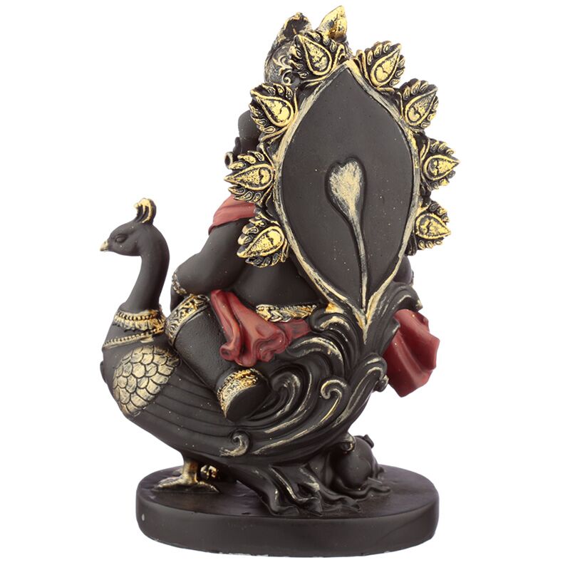 Statue de Ganesh avec tuyau et paon