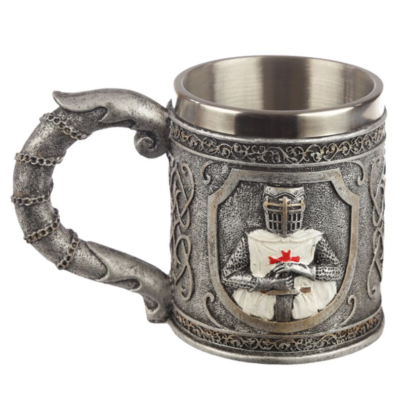 Tasse de consommation de chevaliers médiévale décorative