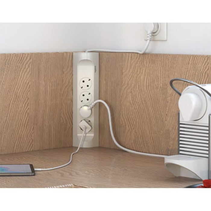 Boîte de contact de l'angle multiple legrand