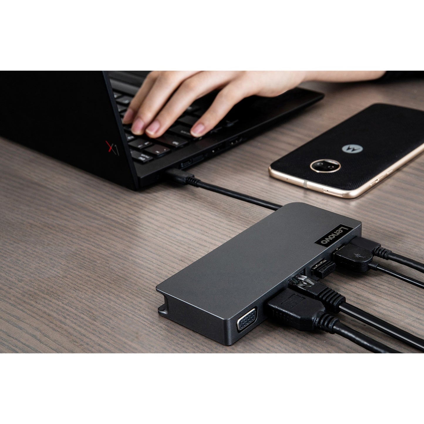 Hub de voyage USB-C alimenté par Lenovo