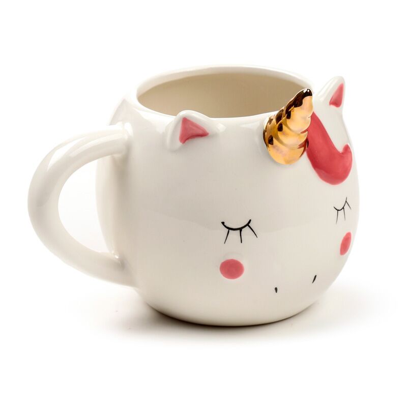 Tasse blanche en forme d'arc-en-ciel en ciel de licorne