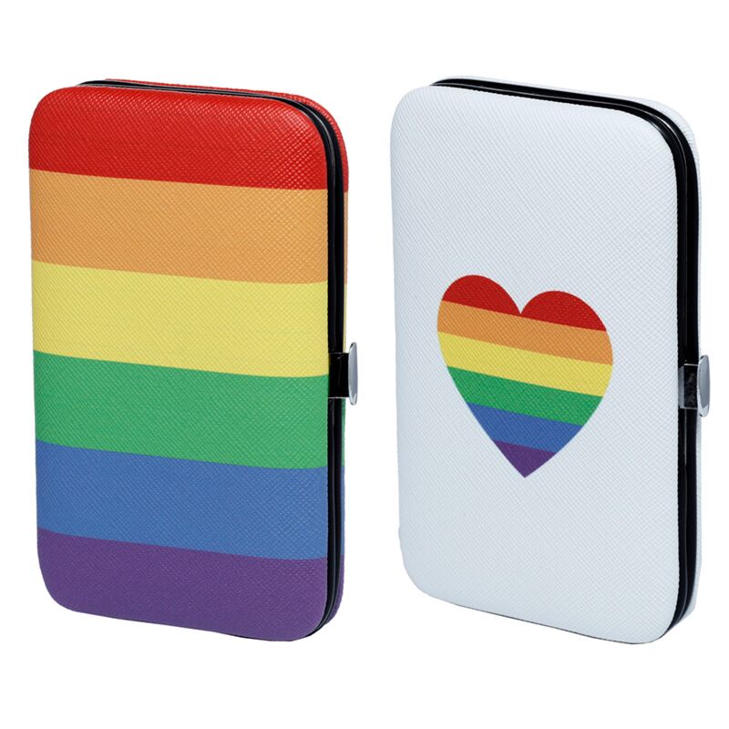 Dans un ensemble de manucure arc-en-ciel de 5 pièces
