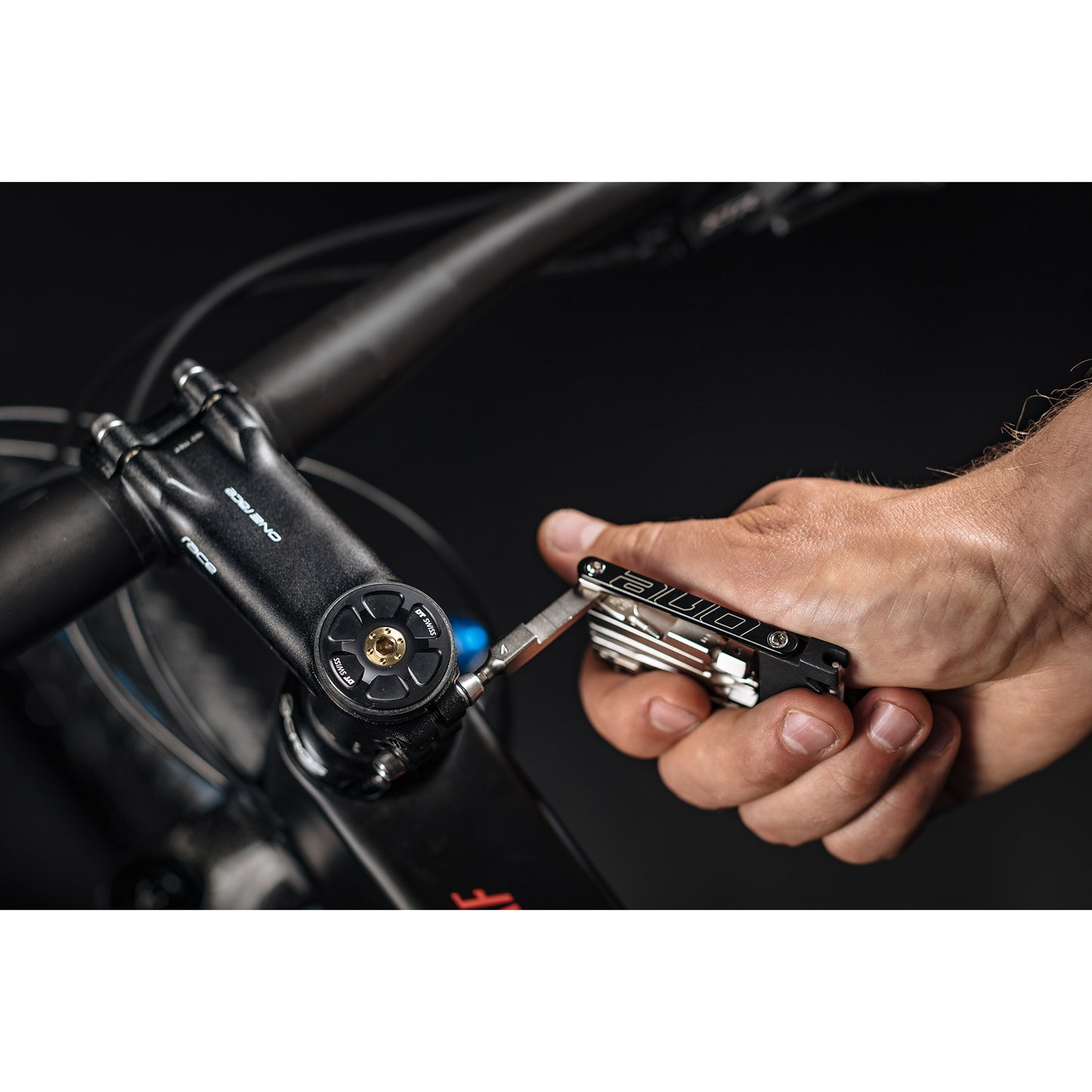 Un un multi-outils 16 unisize noir