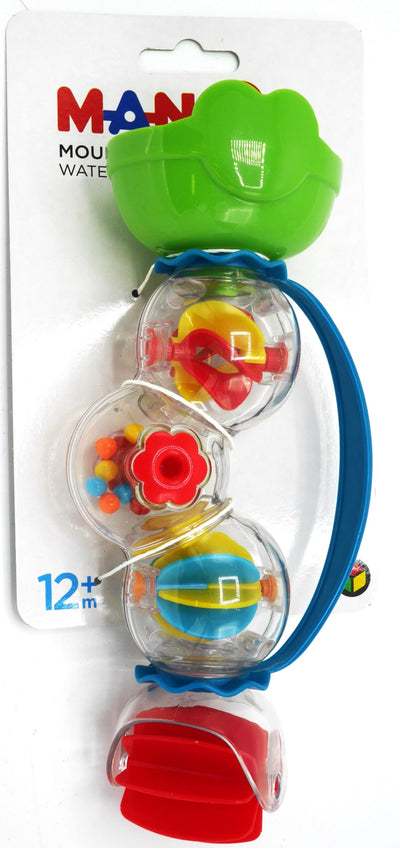 Les jouets de bain jettent de l'eau et tout commence à bouger.