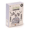 Wildwood Caravan jouant au jeu de cartes de carte