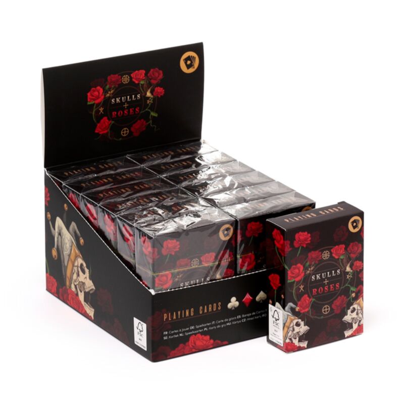 Skull Roses jouant au jeu de carte de carte
