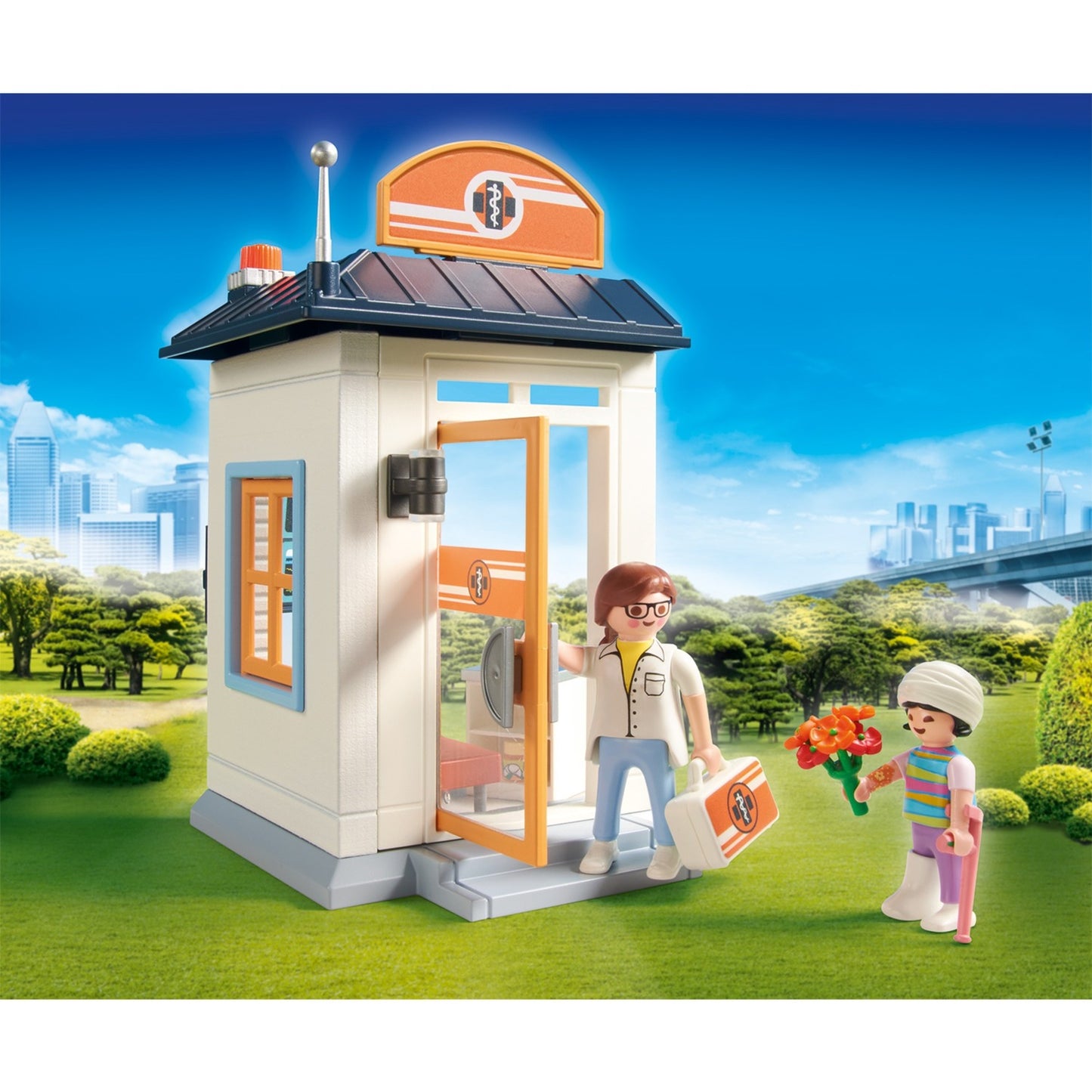 Playmobil City Life Starter Set Pediatrican 70818