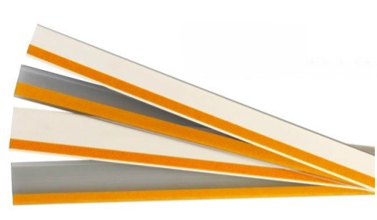 Rail de prix adhésif 988x38mm avec ruban mousse transparent