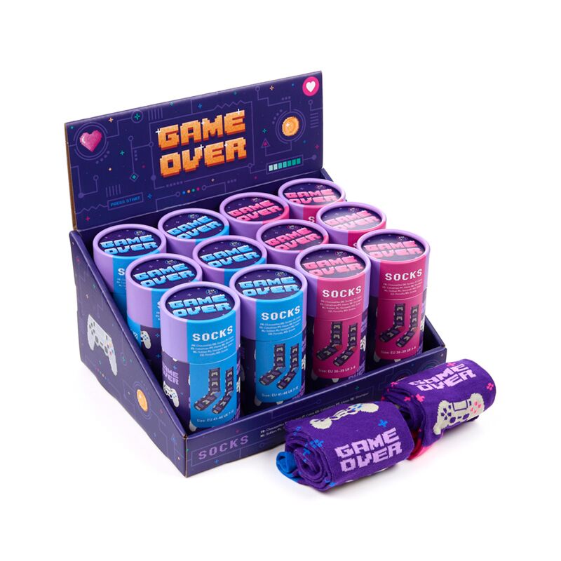 Jeu de chaussettes dans un tube