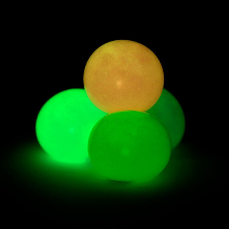 Lueur de pincement maltose dans la boule de stress sombre