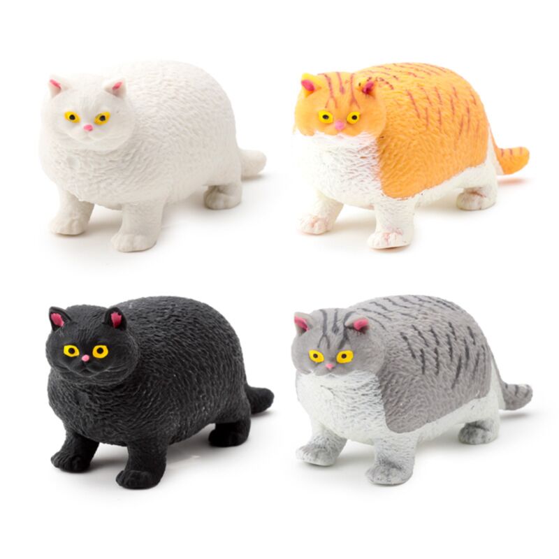 Cat épais de jouet étiré