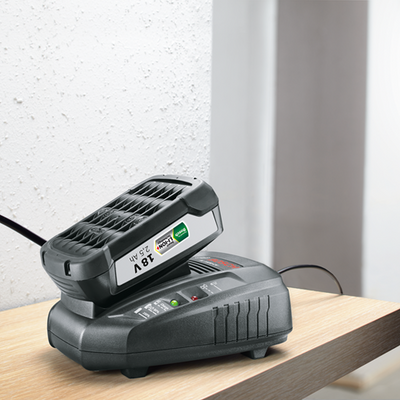 Bosch vert 1600a031t5 Kit de démarrage batterie li-ion 18v (2x 2,5ah) + chargeur déjà 18v-44