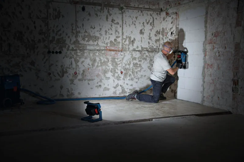 Lampe de chantier professionnelle Bosch blue gli 18v-5000 - 06019p5100