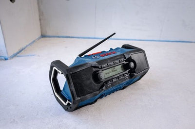 Radio à batterie Bosch bleue gpb 18v-3sc | FM, DAB+ et Bluetooth | sans piles ni chargeur - 06014a3300