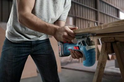 Bosch bleu gst 18v-125 s professionnel | scie sauteuse sans fil | sans batterie ni chargeur | en boîte - 06015b2001