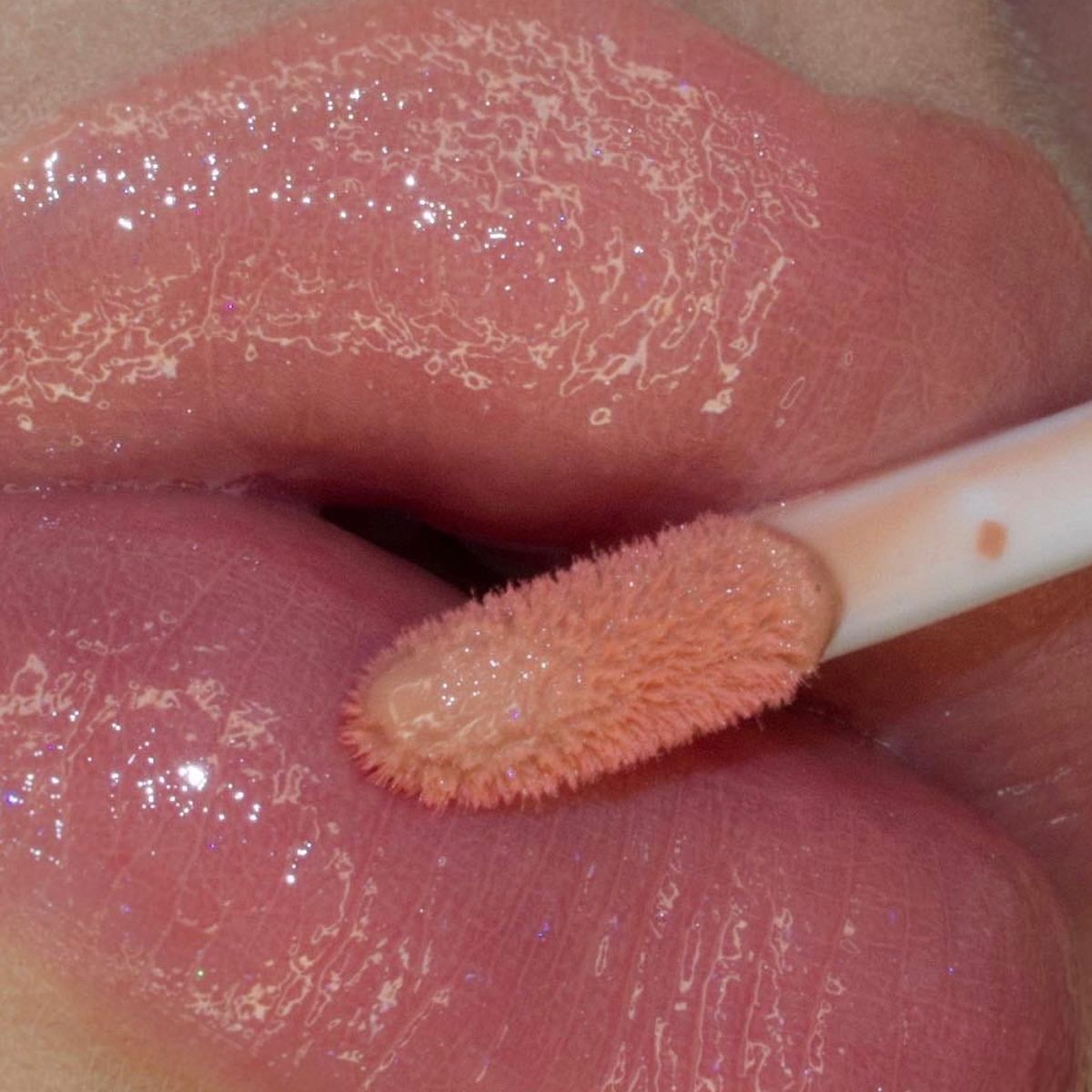 Claresa Claresa Volumizing LipGloss Chill Out 12 à l'aise 5ml