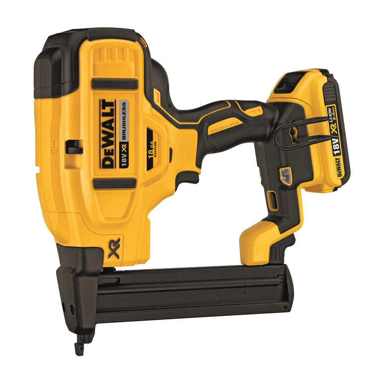 Agrafeuse Dewalt dcn681d2 | bl | 2x 18v 2,0ah xr li-ion | +tstak-dcn681d2-qw