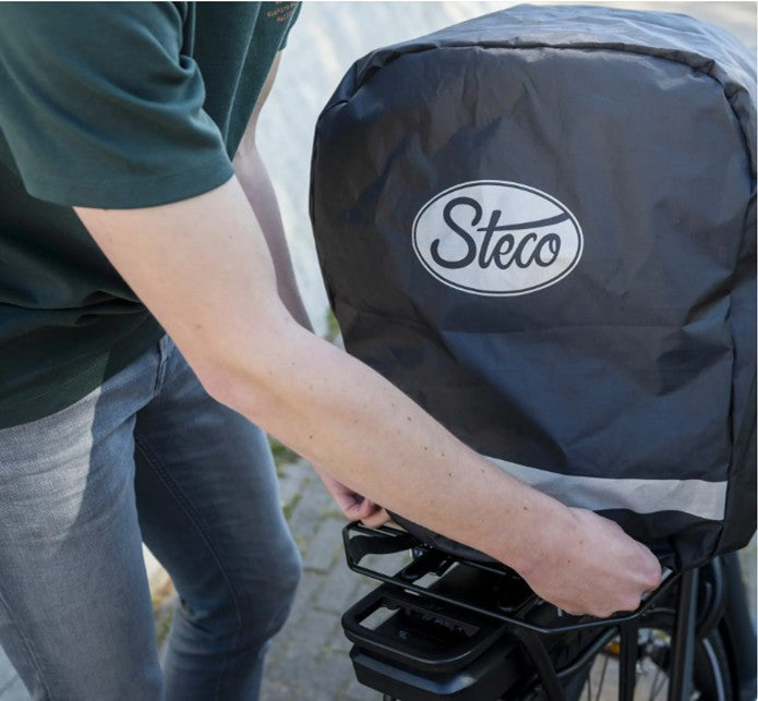 Steco singe avec couverture de pluie noire