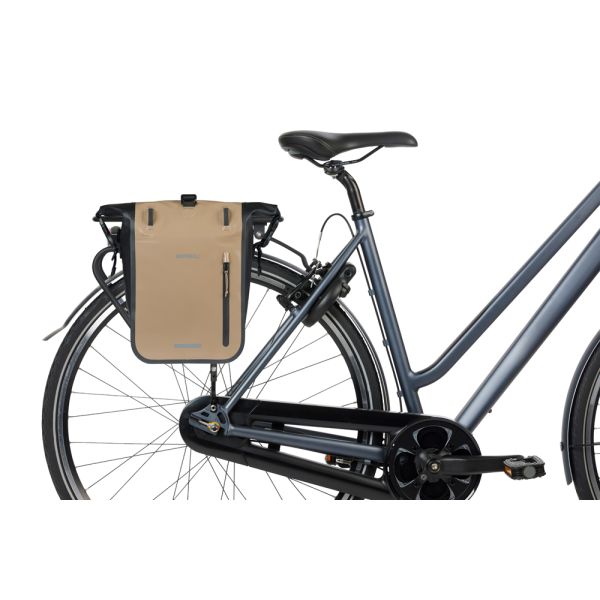 Basil sac de vélo simple rivo m bâche mik 12-15l 14 x 25 x 38 cm - sable noir