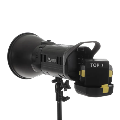 FALCON EYES BI-COLOR LED LAMPE DIMMable BL-10TD sur la démo de batterie