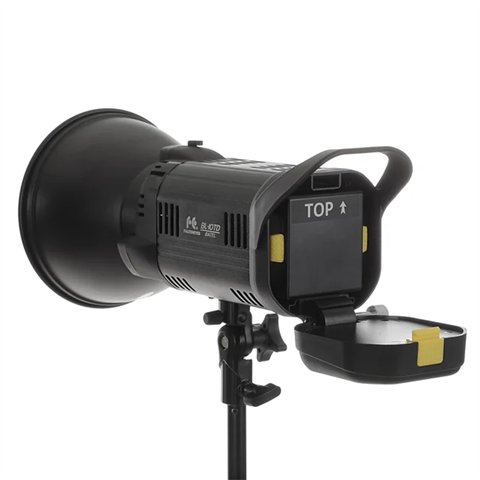 FALCON EYES BI-COLOR LED LAMPE DIMMable BL-10TD sur la démo de batterie