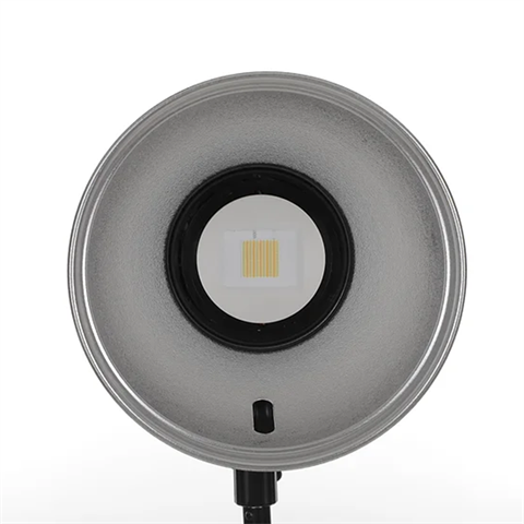 FALCON EYES BI-COLOR LED LAMPE DIMMable BL-10TD sur la démo de batterie