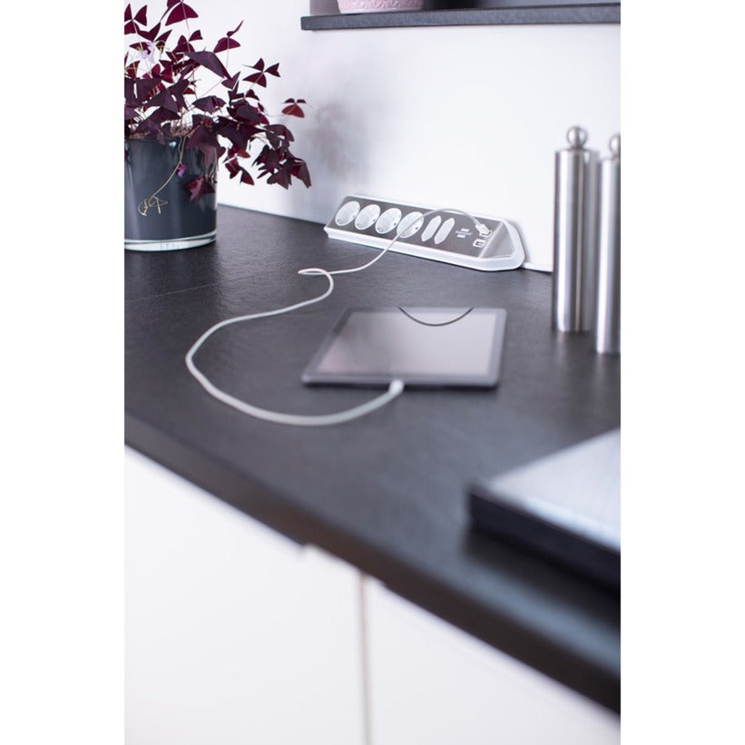 Brennenstuhl Estilo Corner Stop Contact 4 fois avec USB Charge Func