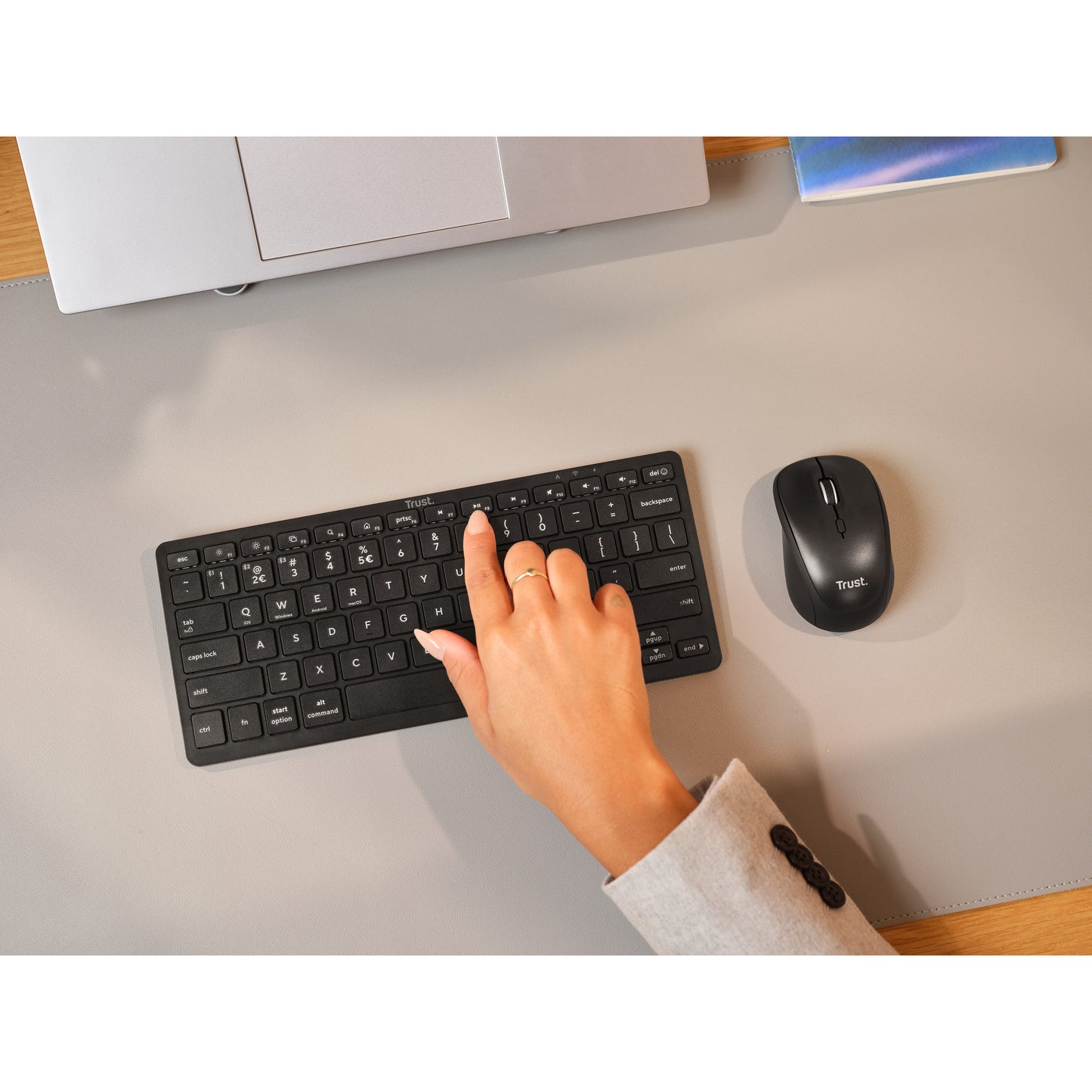 Clavier Bluetooth Trust Nado II (noir, disposition US, commutateurs ciseaux, Bluetooth)