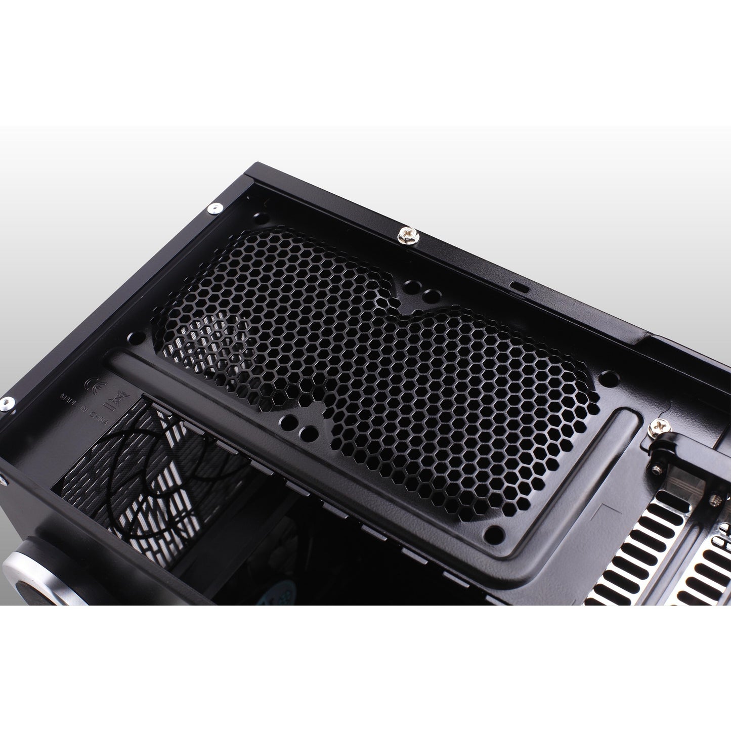 Silverstone Grandia GD07B