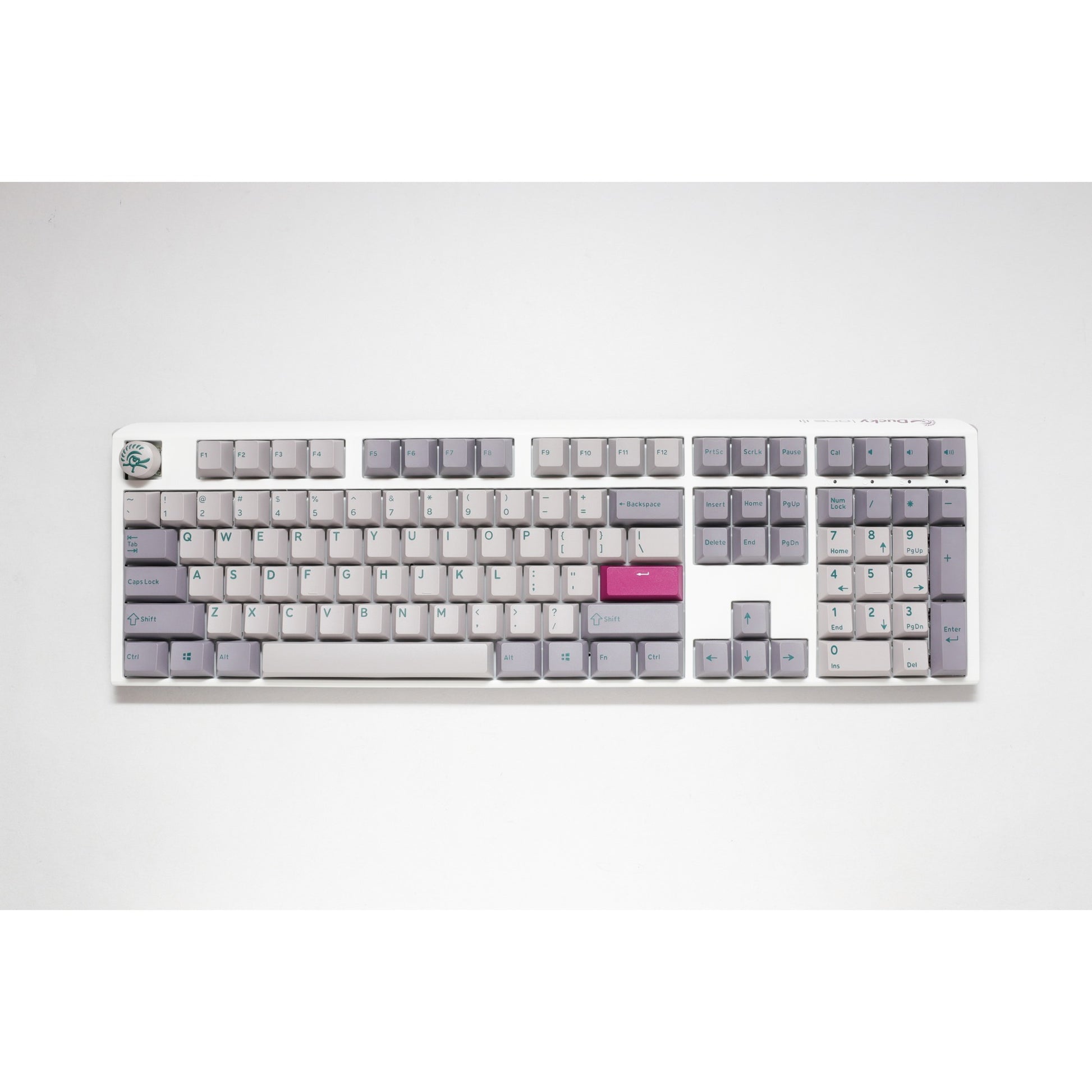 Ducky one 3 mist gray, clavier (gris clair, disposition américaine, rouge cerise mx, led rgb, pbt double-shot, remplaçable à chaud, mécanique charlatan)