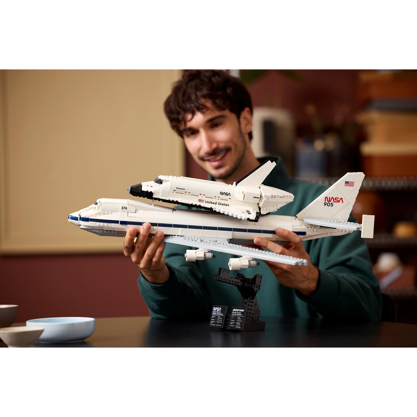 Icônes Lego - jouet de construction d'avions porte-navette (10360)