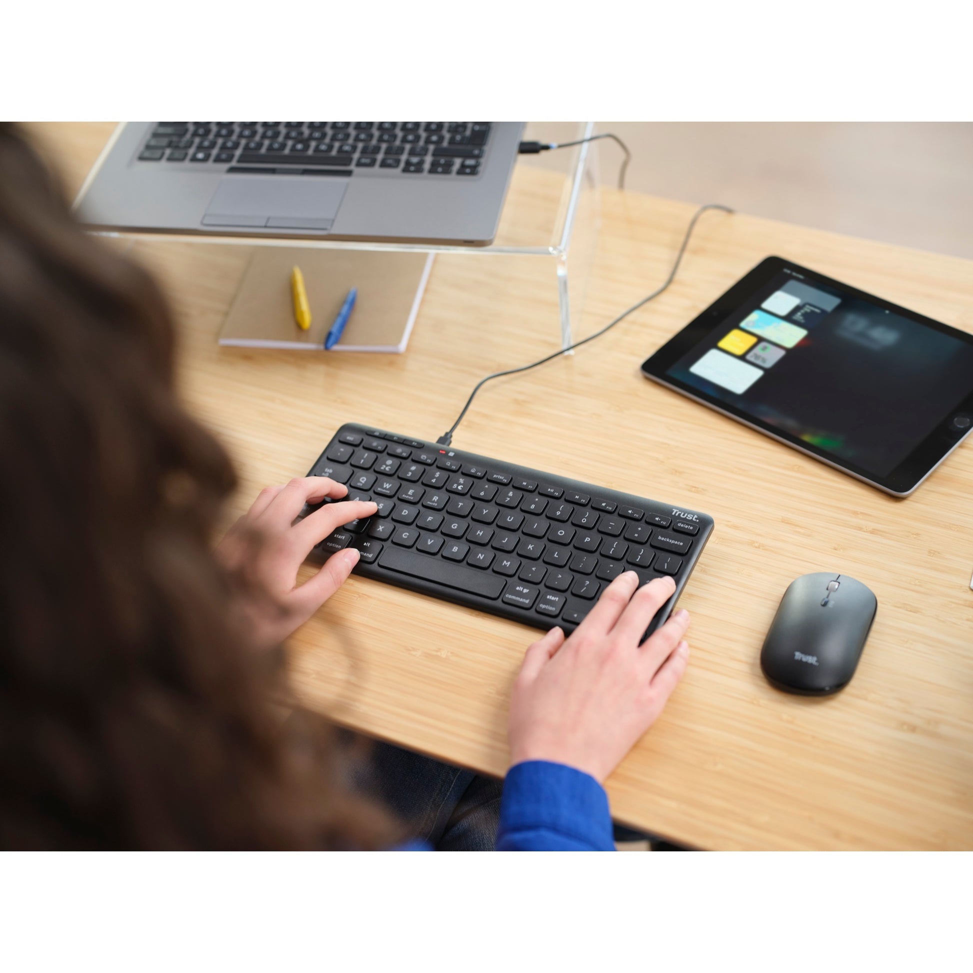 Faites confiance au clavier sans fil compact Lyra compact
