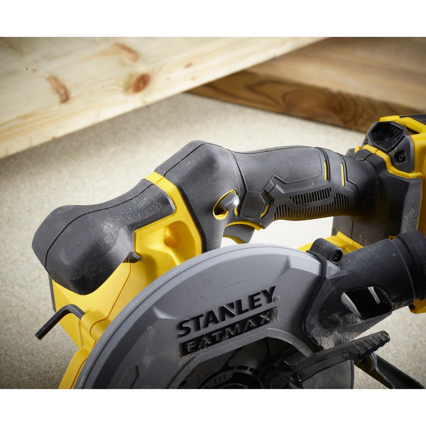 Scie circulaire Stanley FATMAX V20 18V