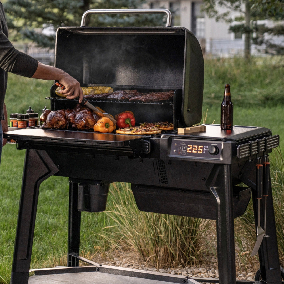 Barbecue à granulés Traeger Woodridge (noir, wifire)