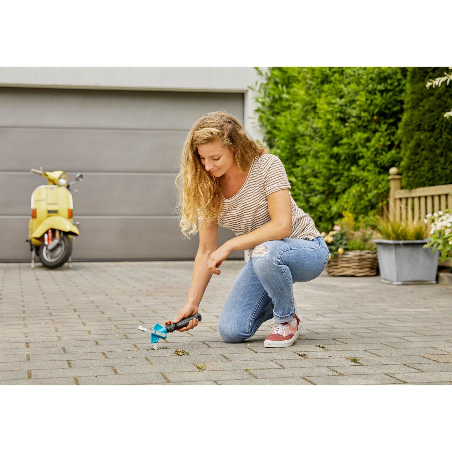 Gardena 2-en-1 Combisystem Weed Weader for Patios