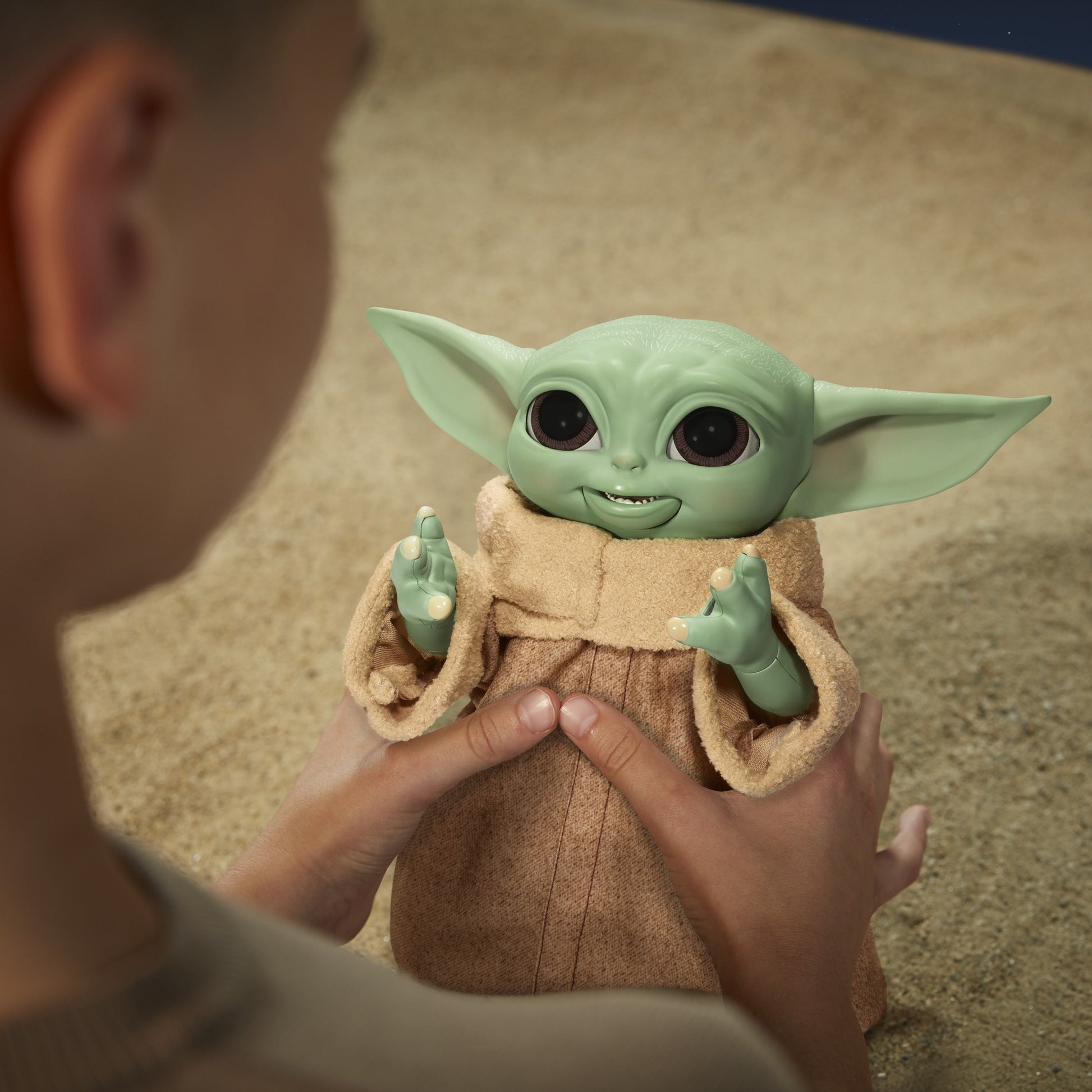 Hasbro Star Wars Galactic Snackin' Grogu