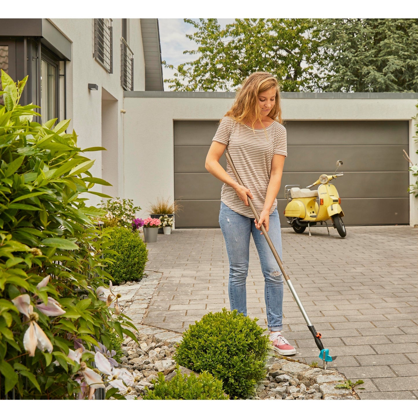 Gardena 2-en-1 Combisystem Weed Weader for Patios