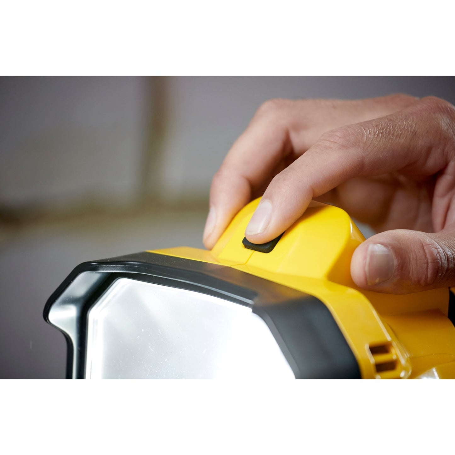 Lampe de travail Stanley FATMAX V20 18V