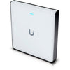 Ubiquiti U6 Enterprise dans le mur