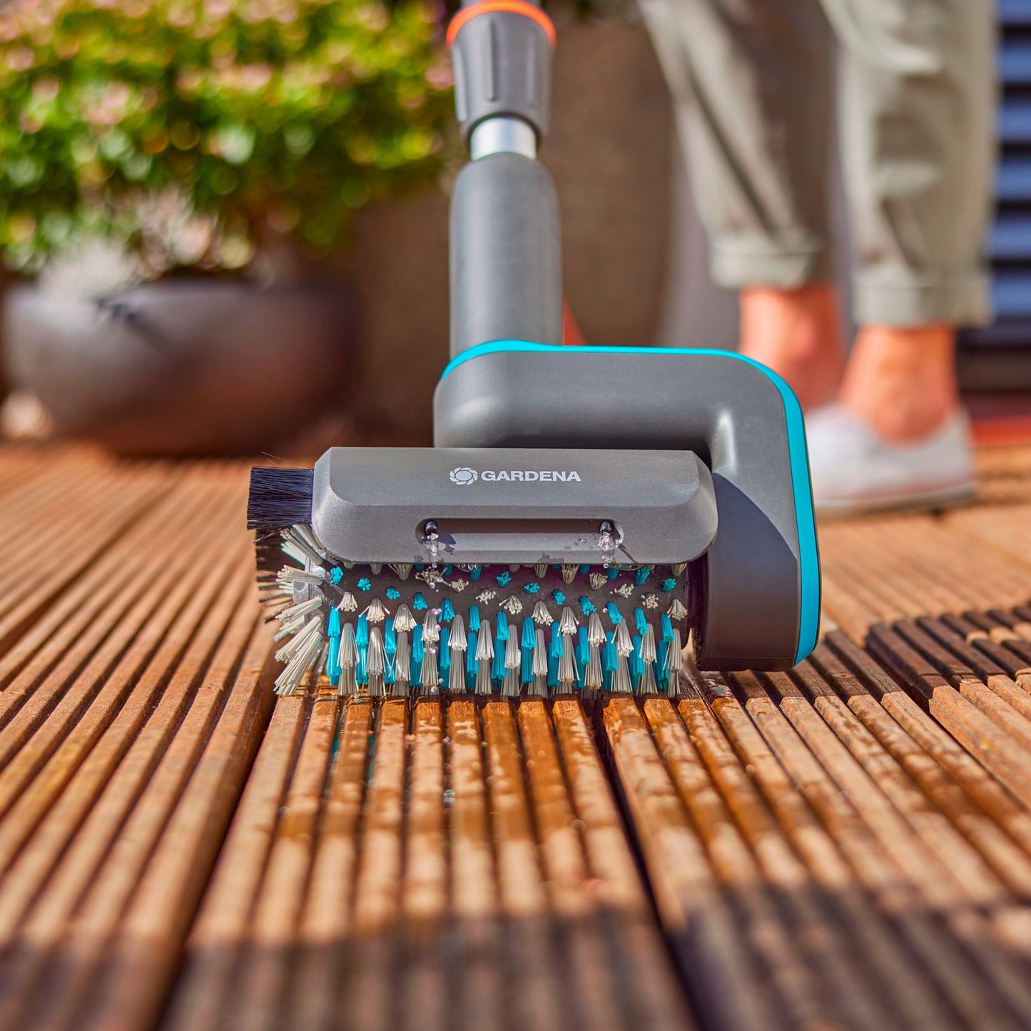 Brosse de roulement moyen Gardena Aquabrush, pour la batterie-multiardrome