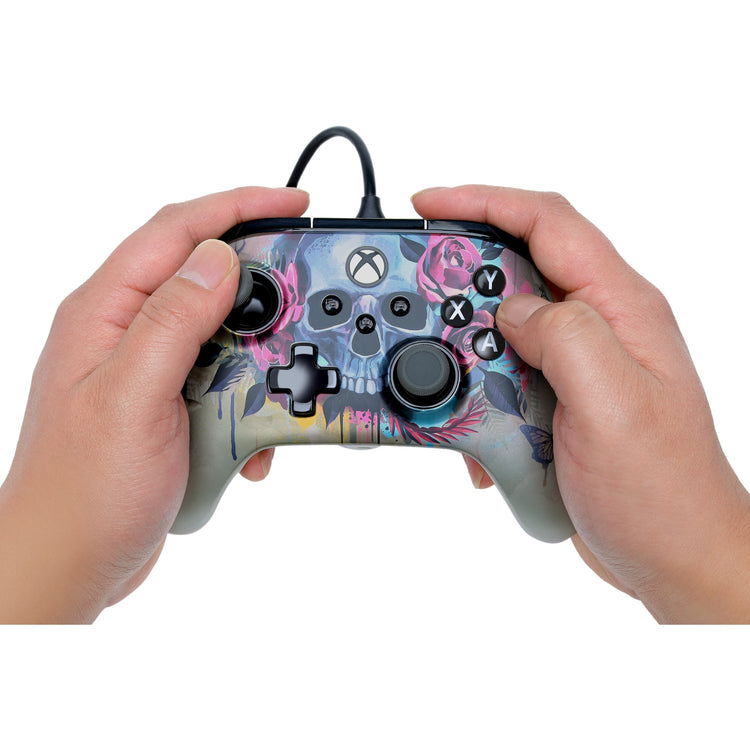 Manette filaire Powera Advantage Plus pour Xbox Series X|s - Bloom Gloom (argent, Xbox Series X|s, Xbox One, PC)