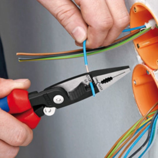 Installation de Knipex Electronics Tang 13 92 200