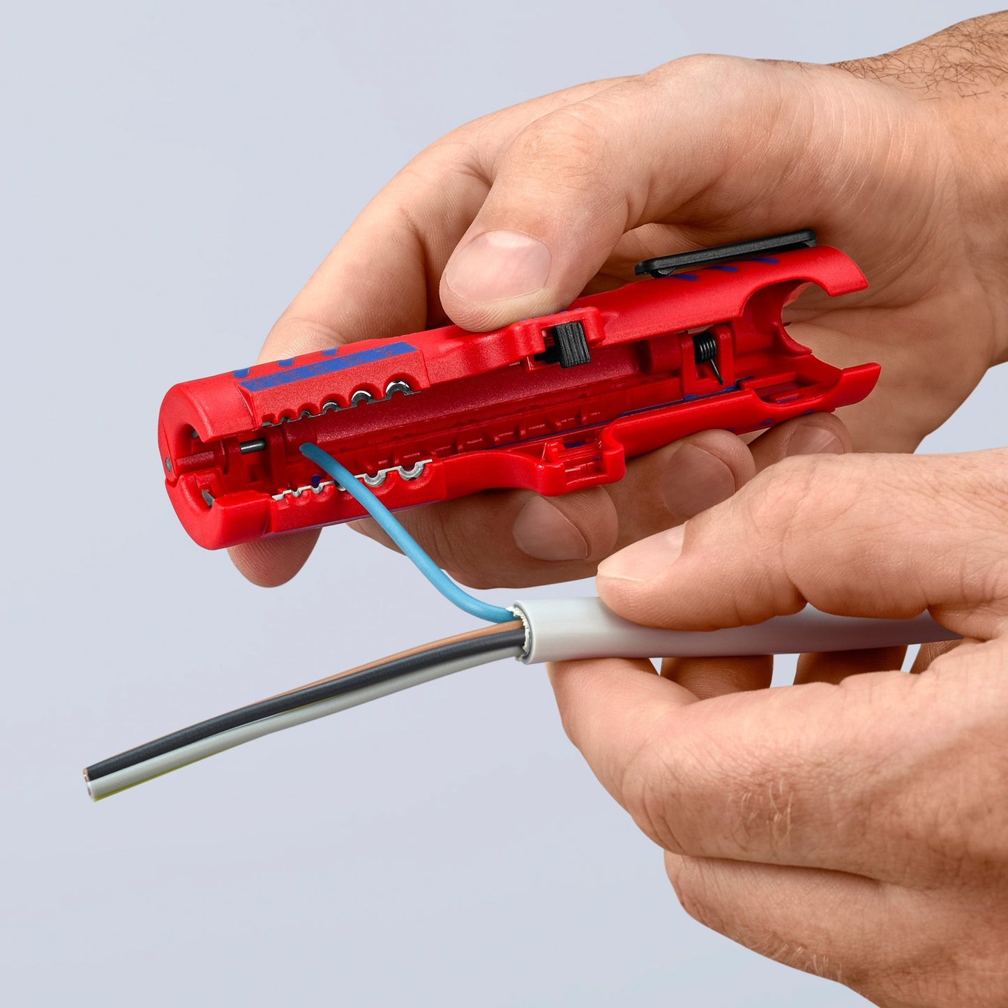 Stripper à câble universel Knipex 1685125SB