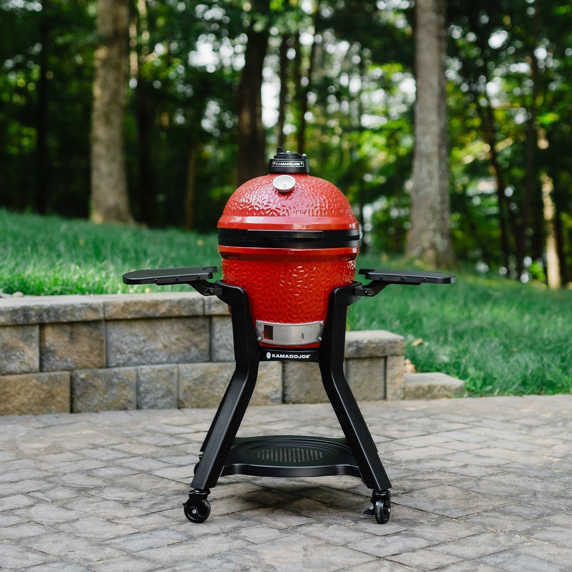 Kamado Joe Joe Jr-kar avec des tables latérales