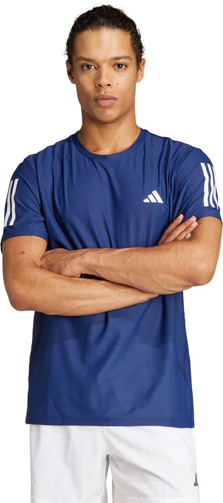 Adidas possède la chemise fonctionnelle run b