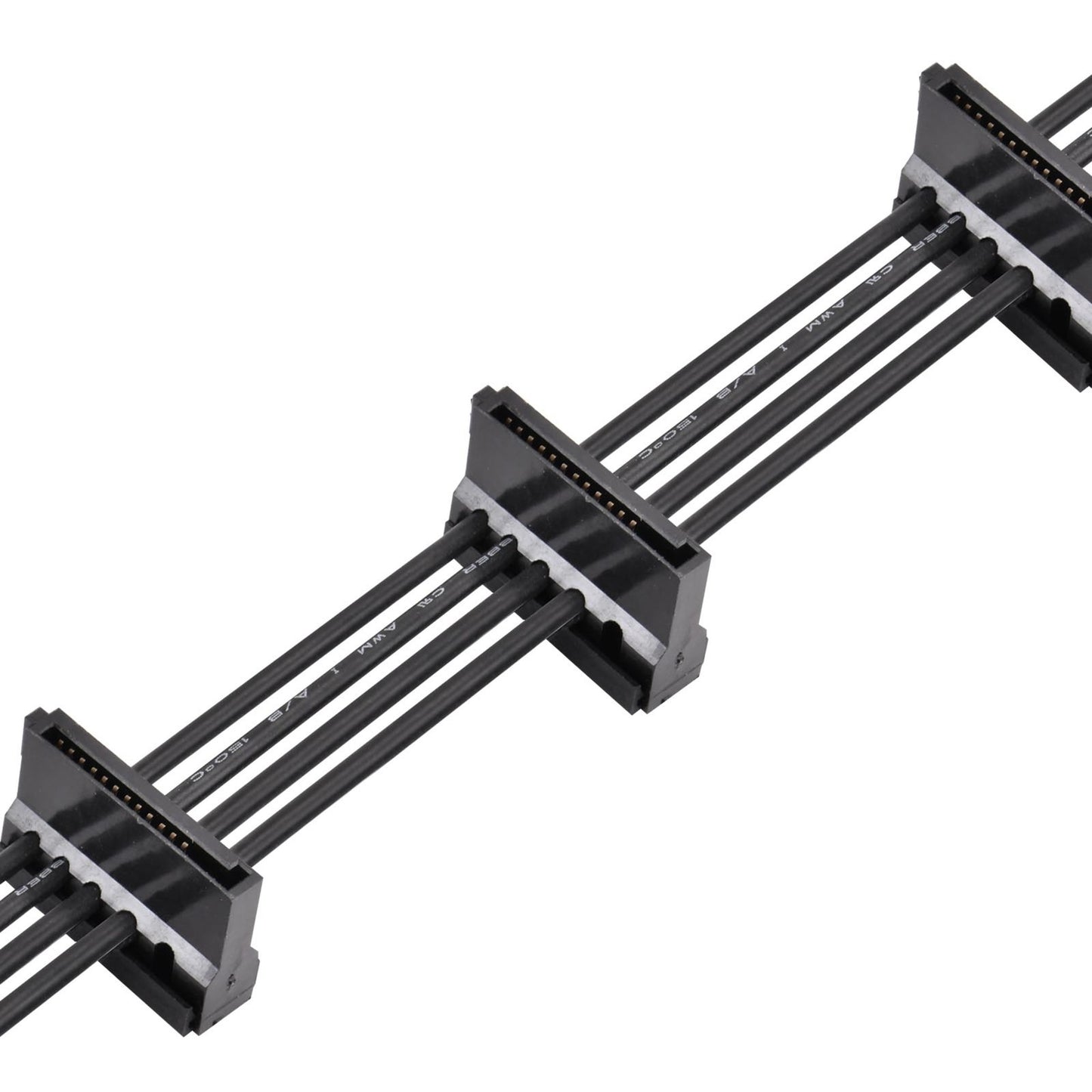 Silverstone SST-CP06-E4, 1x Sata à 15 broches> 4x Sata à 15 broches