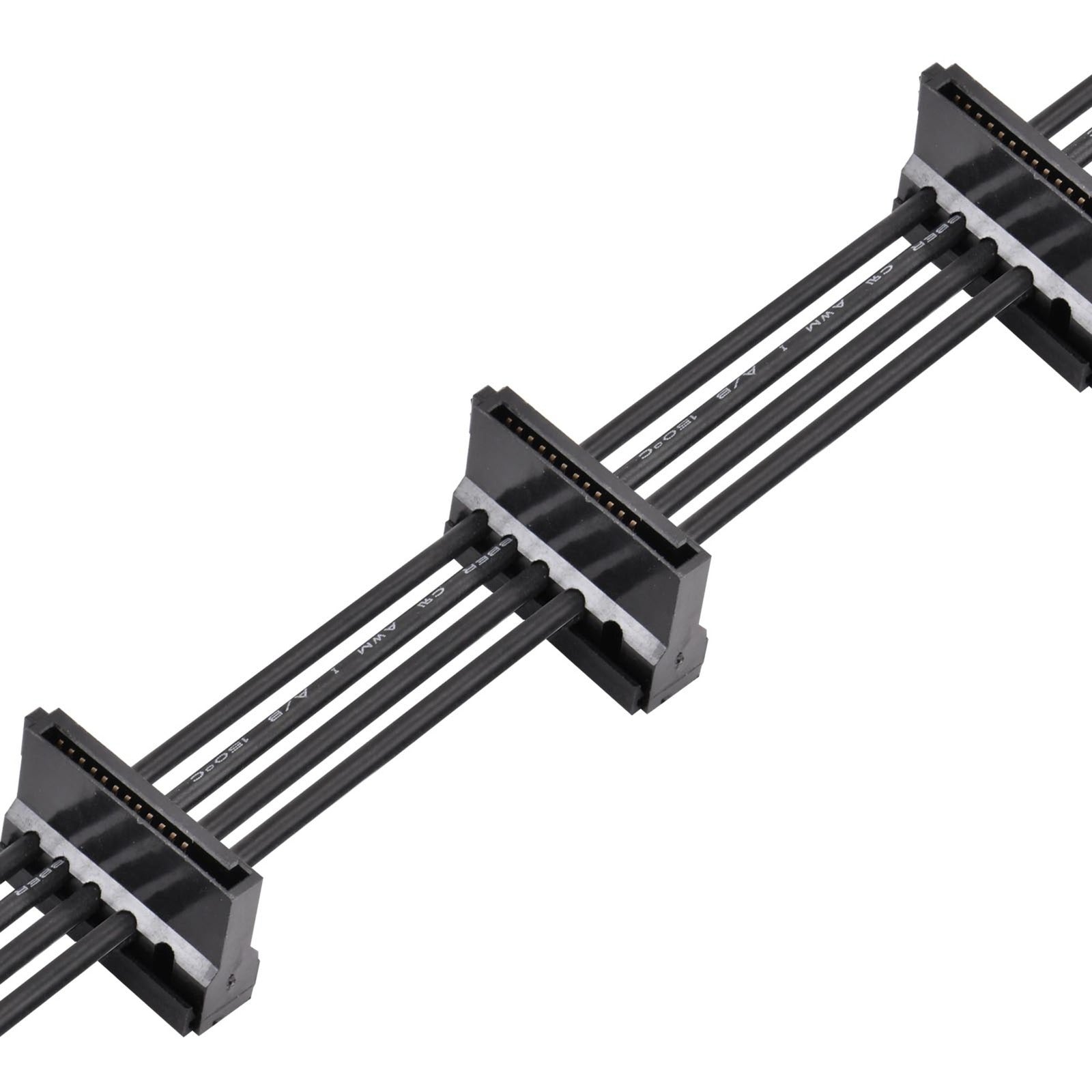 Silverstone SST-CP06-E4, 1x Sata à 15 broches> 4x Sata à 15 broches